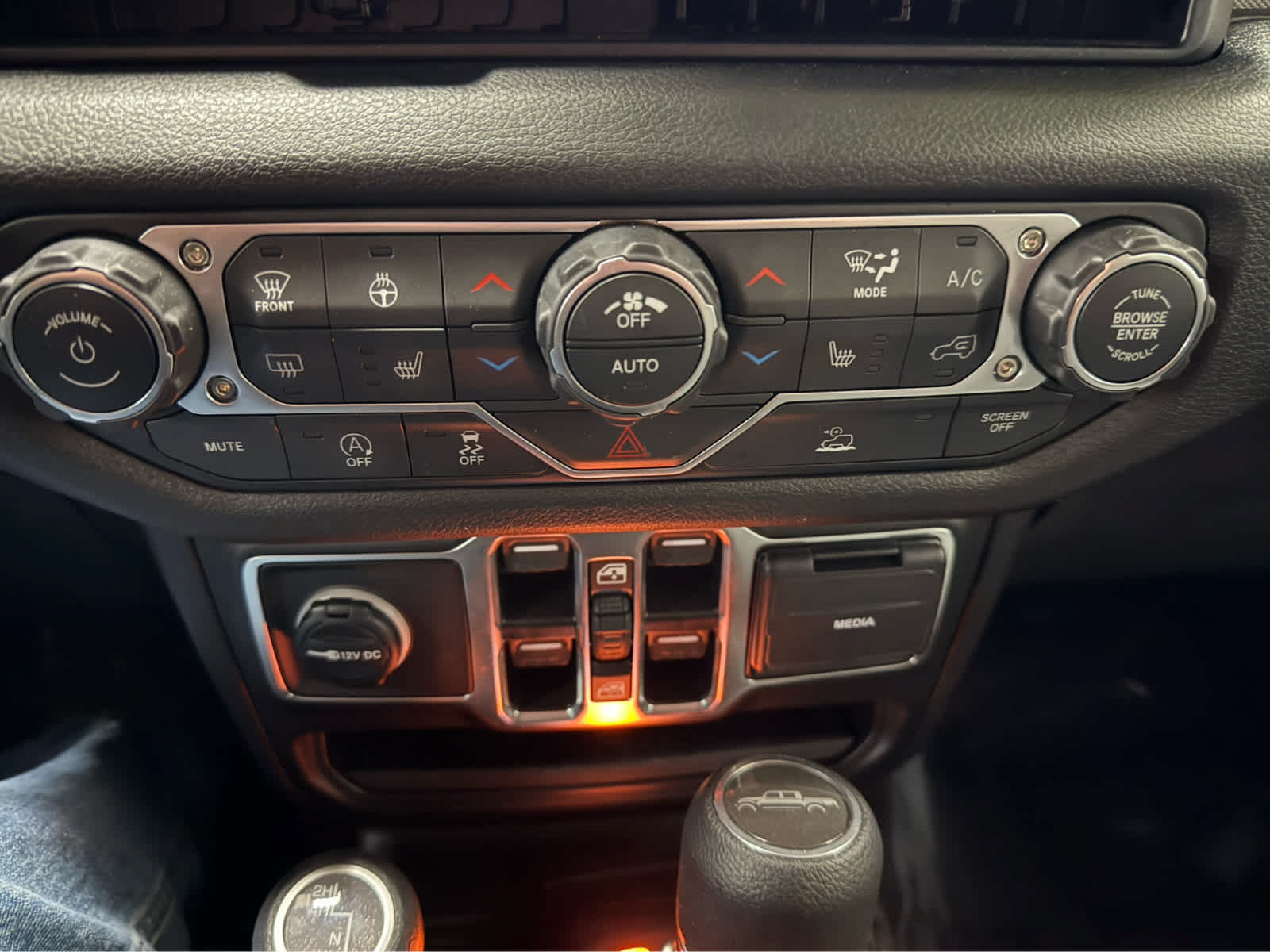 Used 2026 Jeep Gladiator Sport AWD/4WD image 16