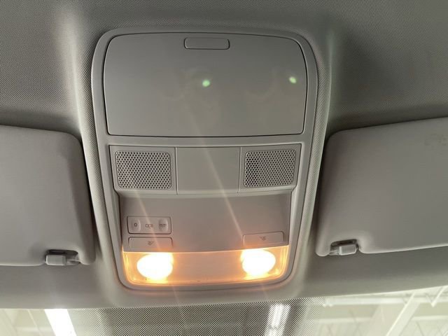 Used 2018 Volkswagen Tiguan Limited w/ Premium Package image 23