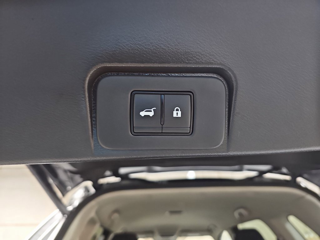 Used 2024 Nissan Rogue SV image 13