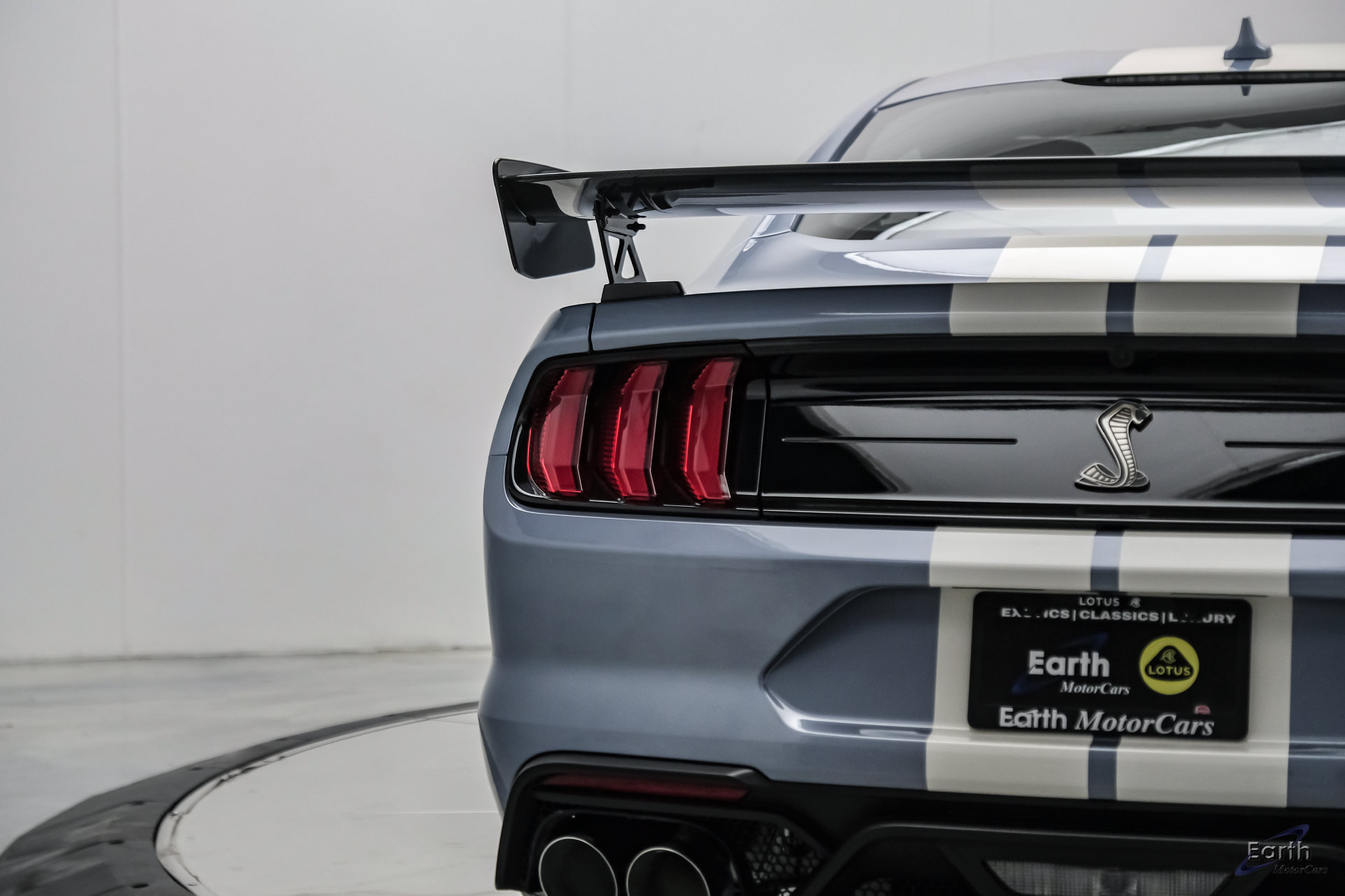 Used 2022 Ford Mustang Shelby GT500 w/ Carbon Fiber Track Pack RWD image 17