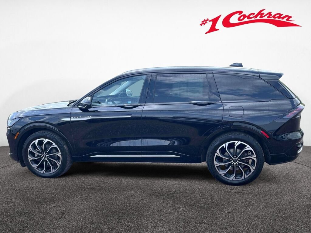 Used 2024 Lincoln Nautilus Reserve w/ Equipment Group 202A AWD/4WD image 10