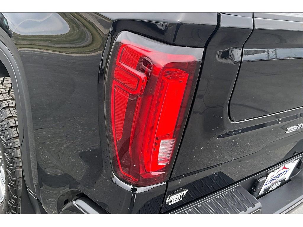 Used 2024 GMC Sierra 1500 AT4 w/ Technology Package image 21