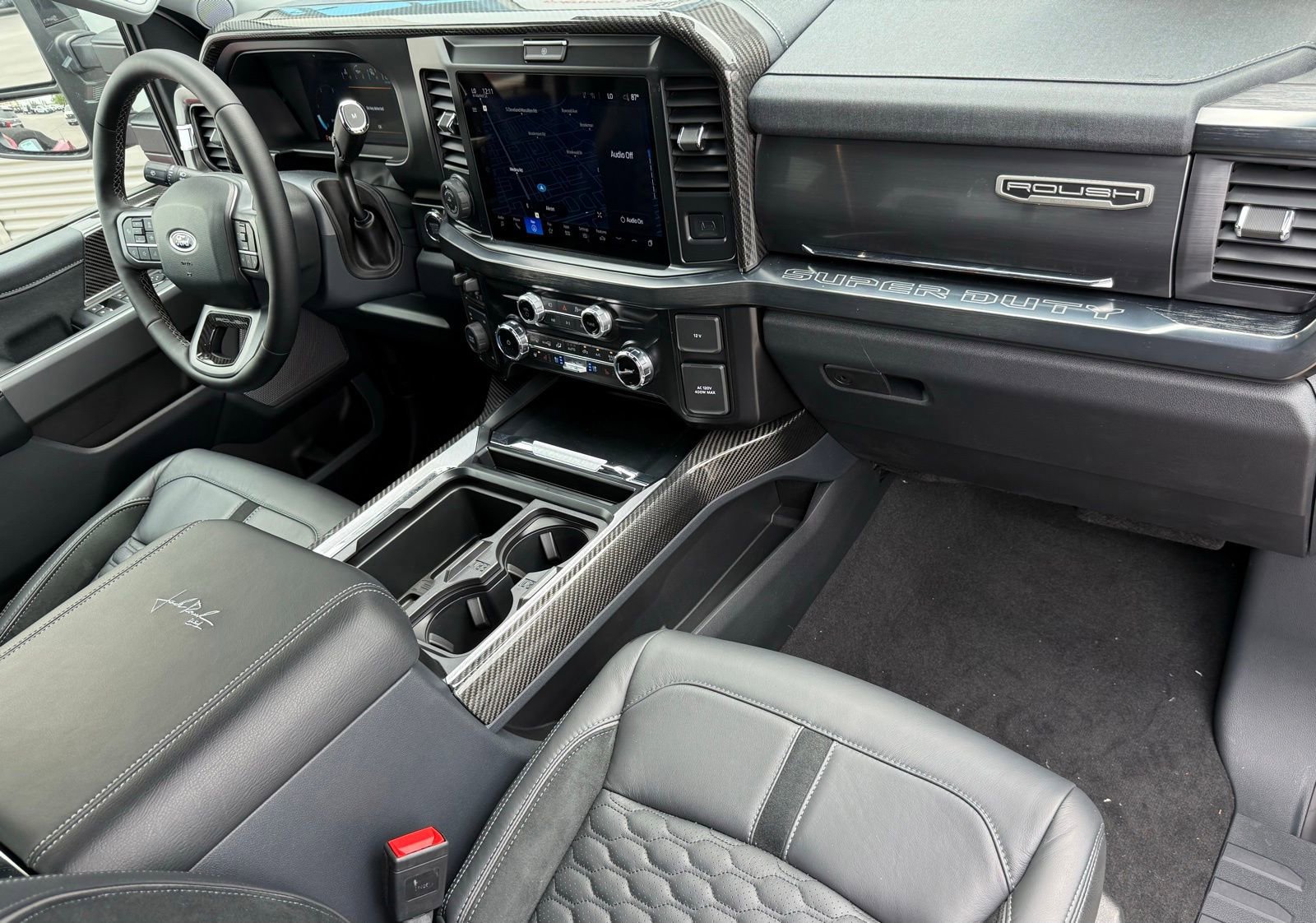 New 2026 Ford F250 Lariat w/ Black Appearance Package image 21