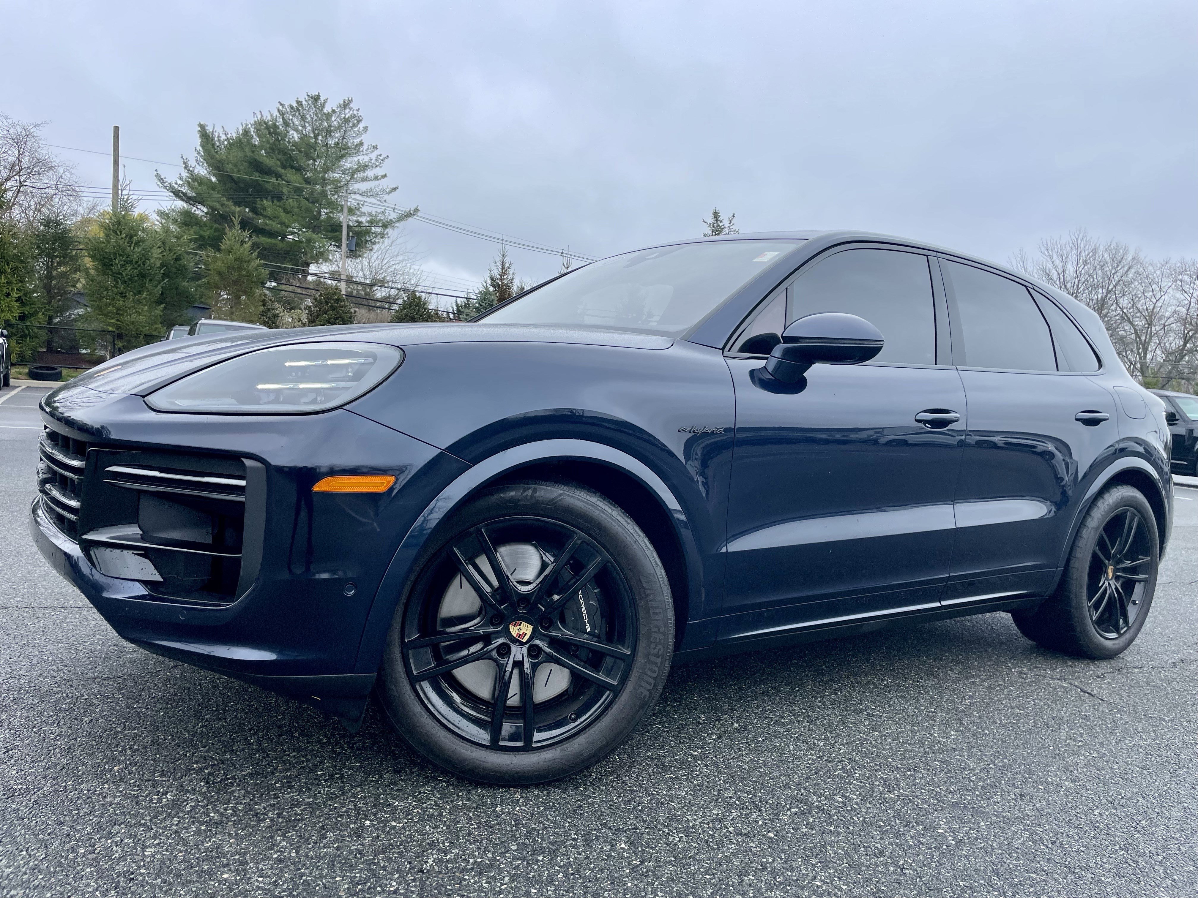 Used 2024 Porsche Cayenne Turbo image 1