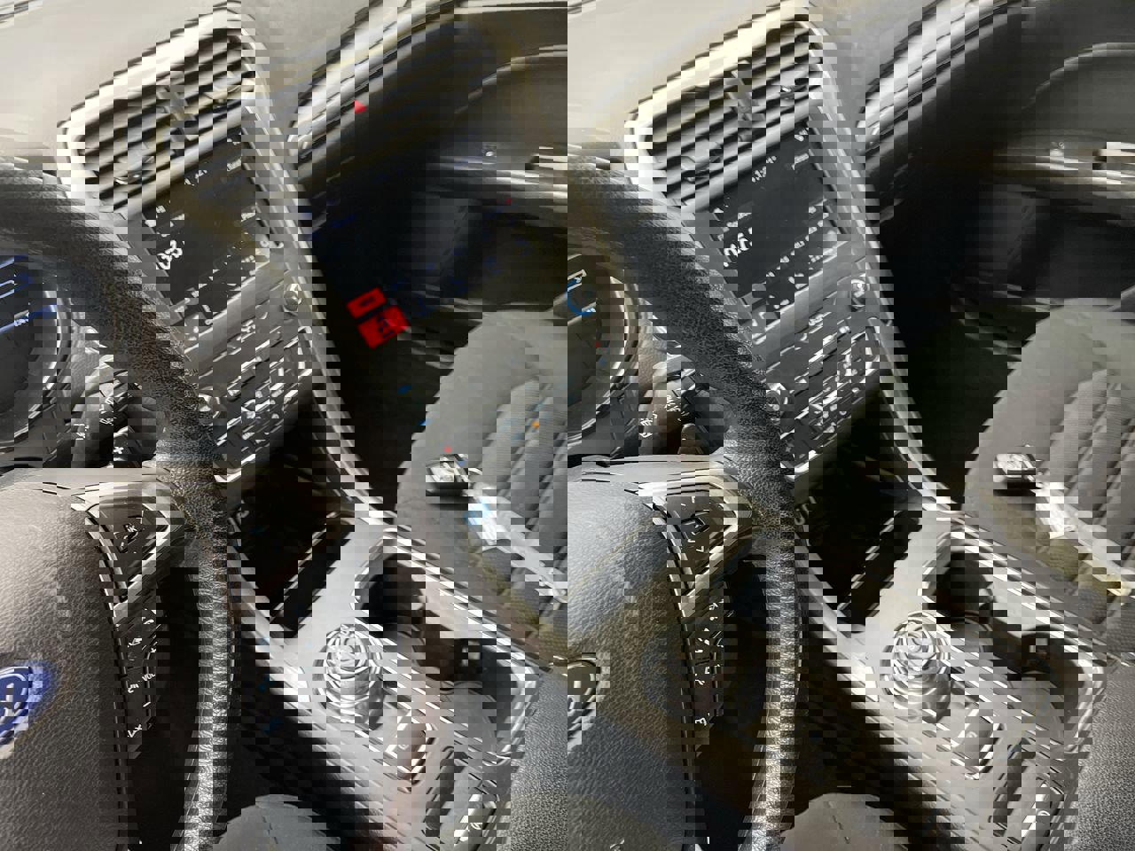 Used 2019 Ford Fusion SE image 16