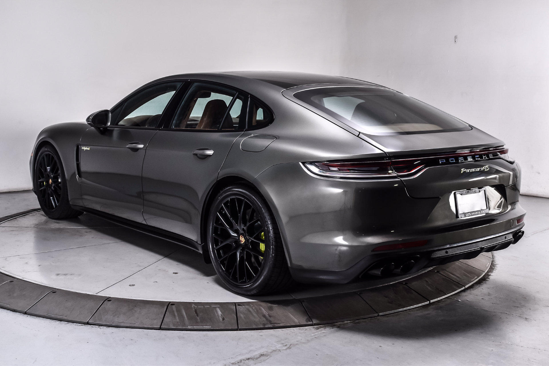 Used 2023 Porsche Panamera 4S w/ Premium Package AWD/4WD image 4