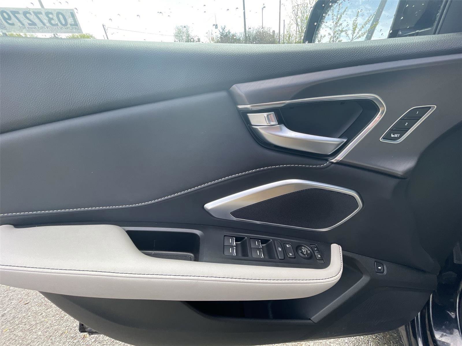 Certified 2025 Acura RDX SH-AWD image 12