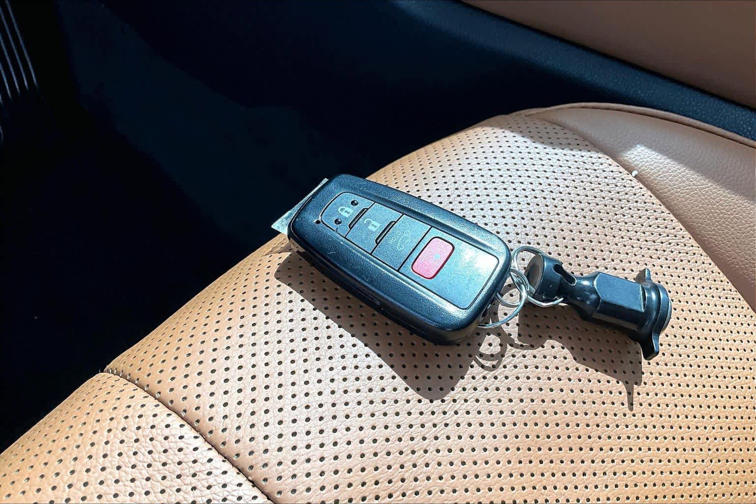 Used 2023 Toyota Highlander Platinum FWD image 15
