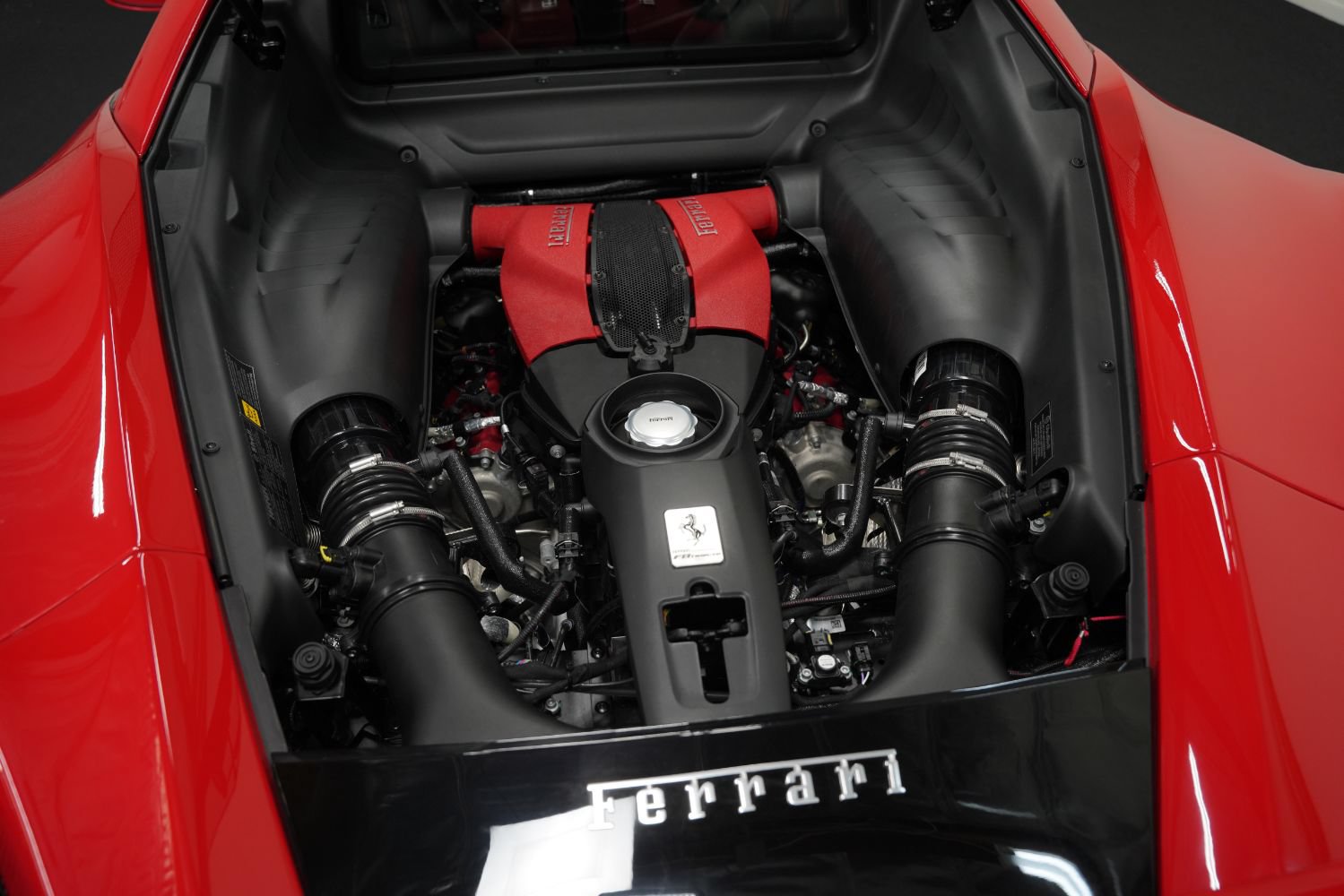 Used 2022 Ferrari F8 Tributo RWD image 46