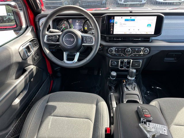 Used 2025 Jeep Wrangler Unlimited Sahara w/ Safety Group AWD/4WD image 33