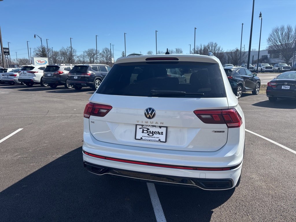 Used 2023 Volkswagen Tiguan SE R-Line image 4
