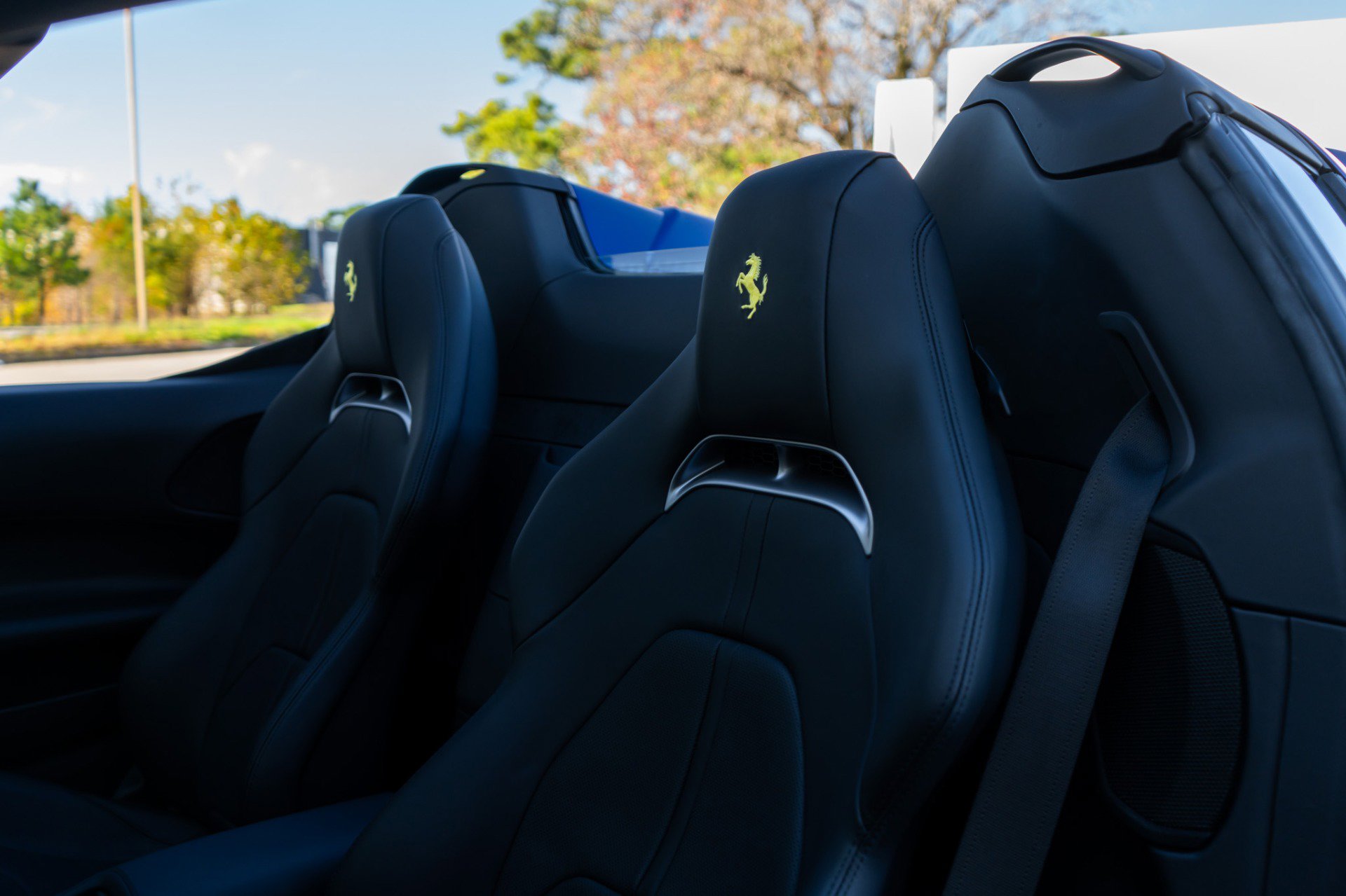 Used 2025 Ferrari SF90 Spider image 27