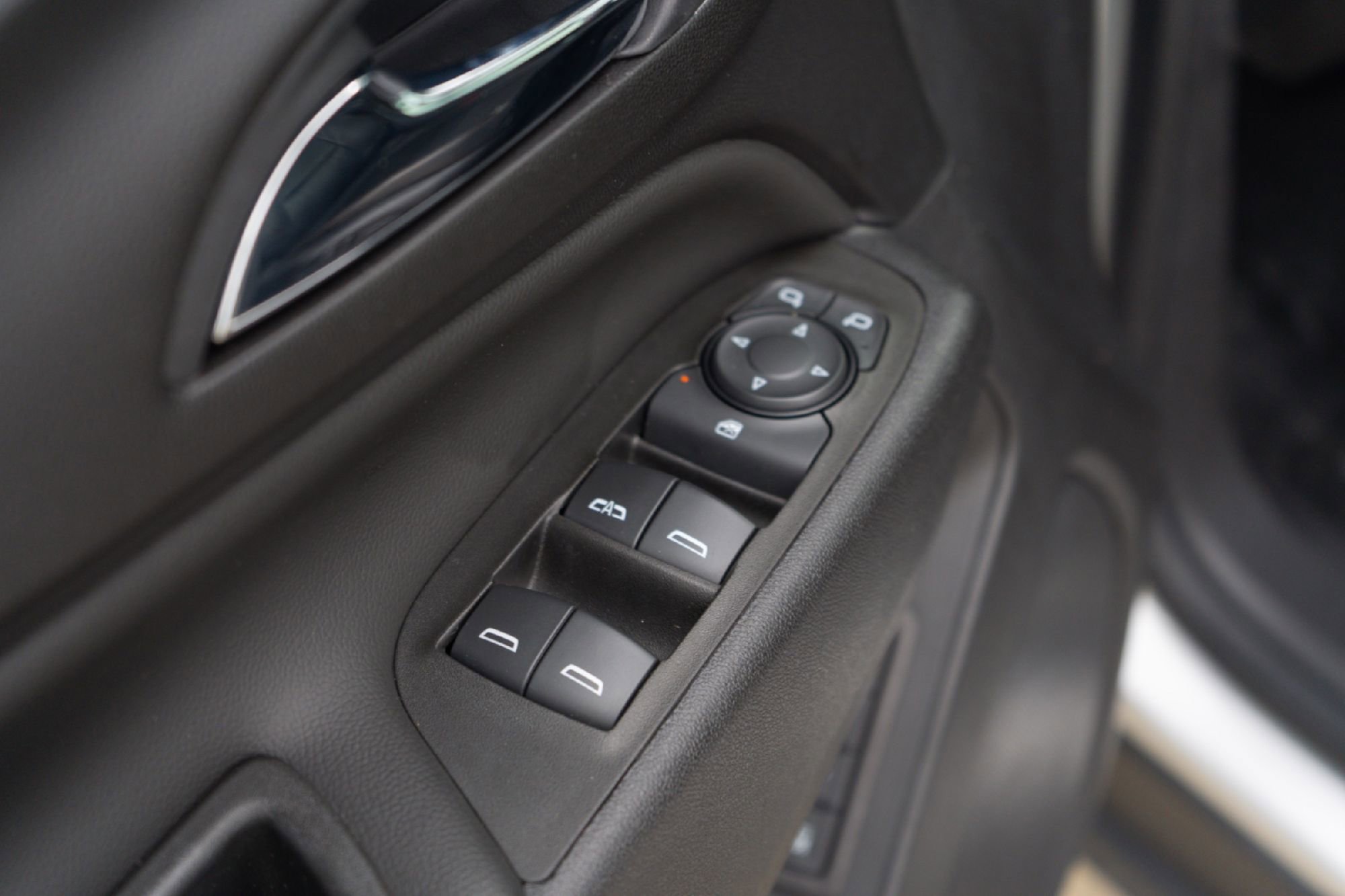 Used 2021 Chevrolet Equinox Premier FWD image 19