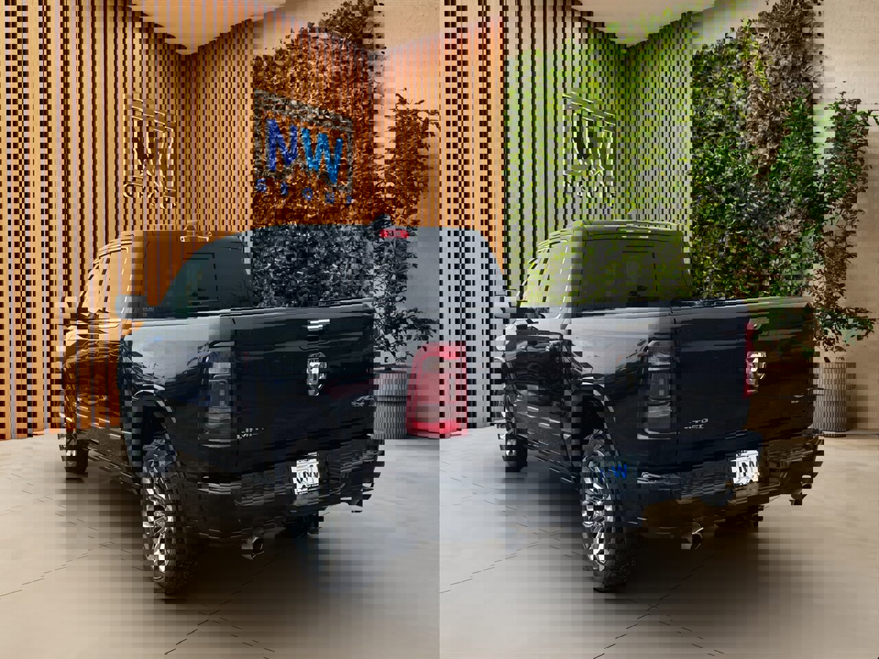 Used 2022 RAM 1500 Limited w/ Body-Colour Bumper Group image 94