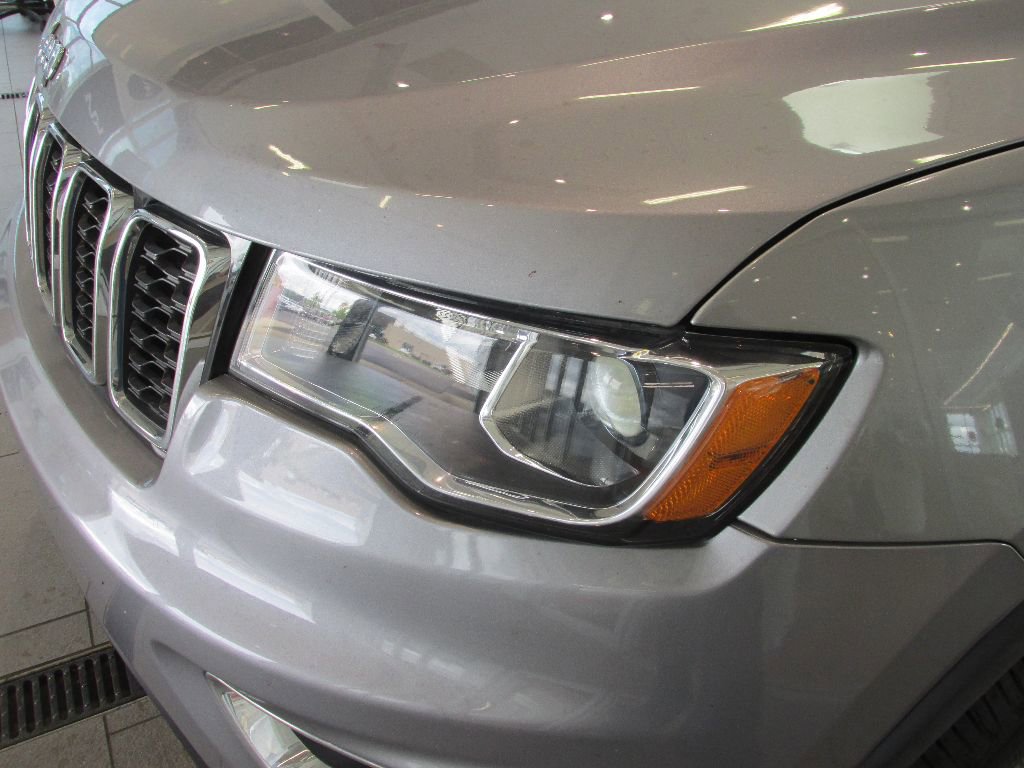 Used 2021 Jeep Grand Cherokee Laredo w/ Security & Convenience Group image 12