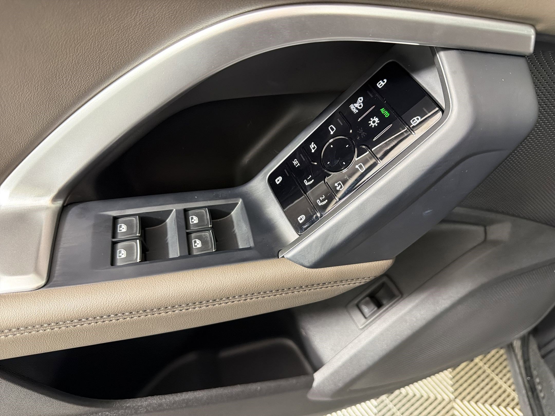 Certified 2025 Audi Q5 Premium Plus image 21