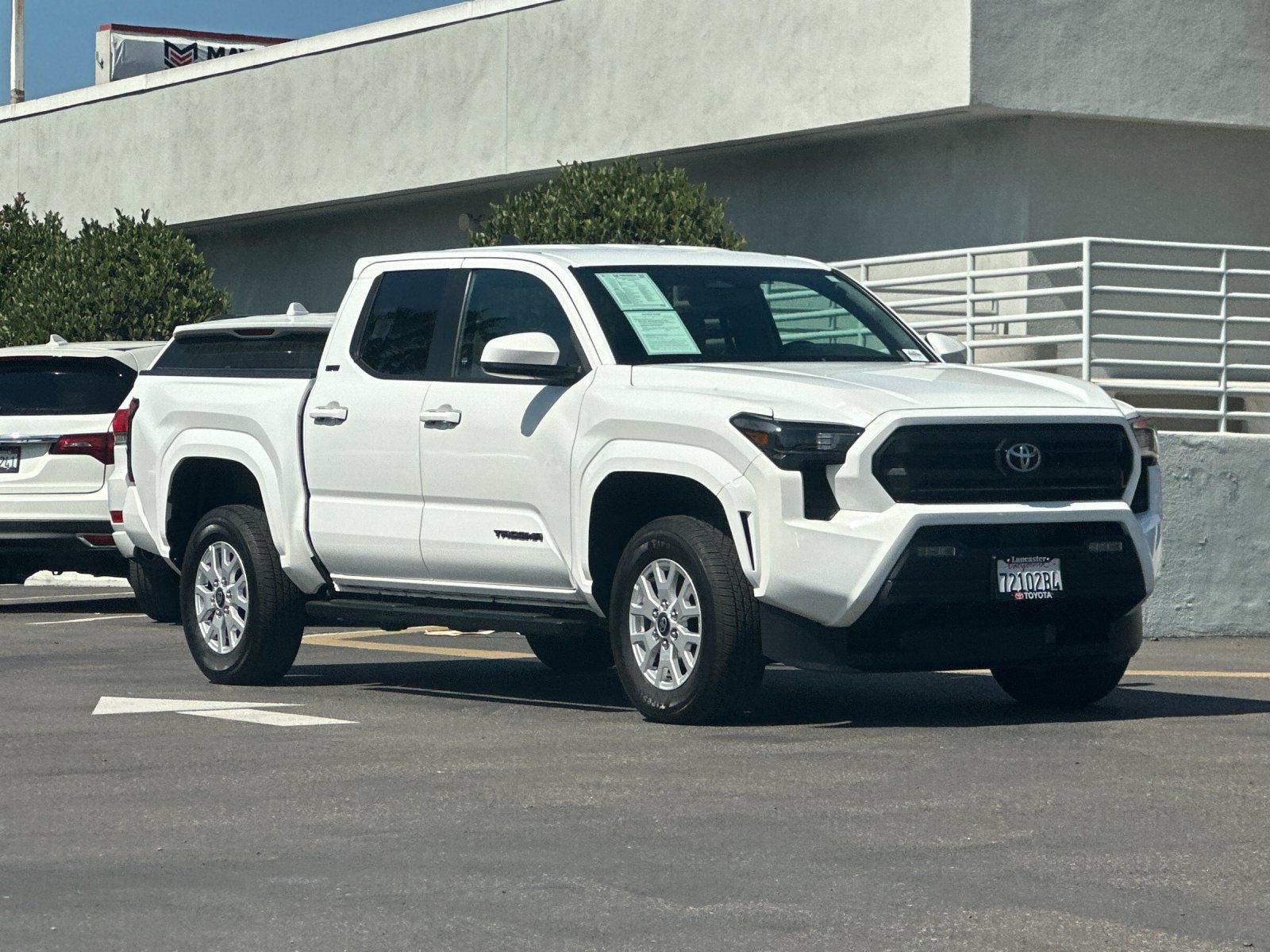 Used 2024 Toyota Tacoma SR5 AWD/4WD image 8