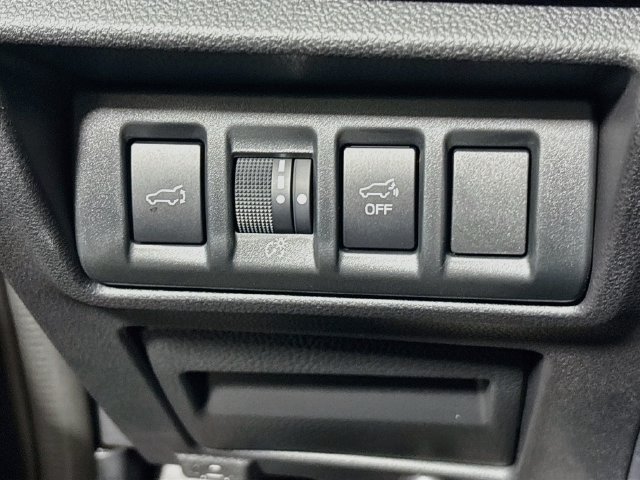 Certified 2025 Subaru Outback Premium AWD/4WD image 12