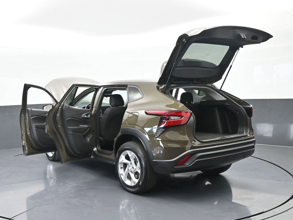 Used 2024 Chevrolet Trax LS w/ LS Convenience Package image 70