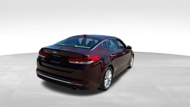 Used 2018 Kia Optima LX w/ 17" Alloy Wheels Package FWD image 9