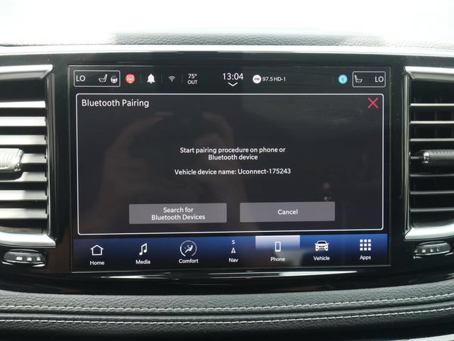 Used 2022 Chrysler Pacifica Limited w/ Uconnect Theater Family Group FWD image 5