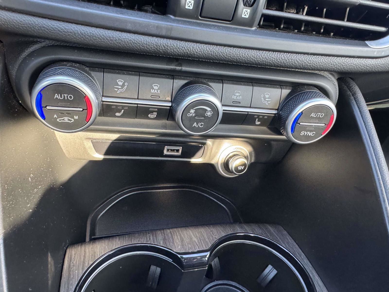 Used 2022 Alfa Romeo Giulia Ti image 30