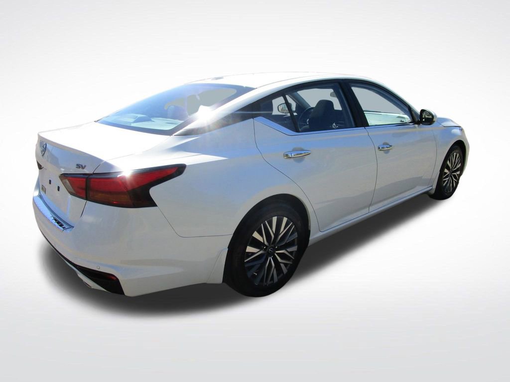 Used 2023 Nissan Altima 2.5 SV w/ SV Premium Package image 8