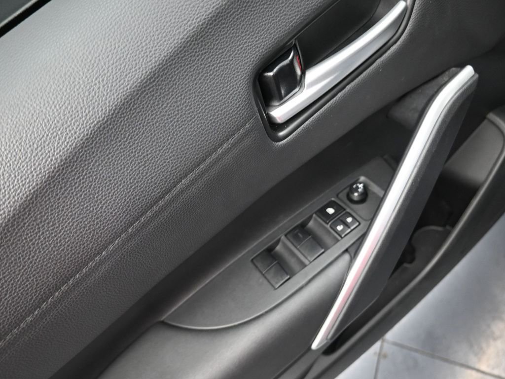 Used 2023 Toyota Corolla Cross XSE w/ Convenience Package image 6