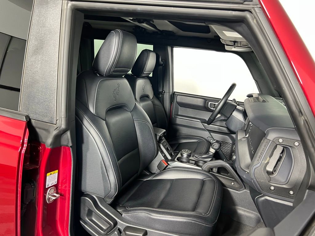 Used 2025 Ford Bronco Badlands image 34