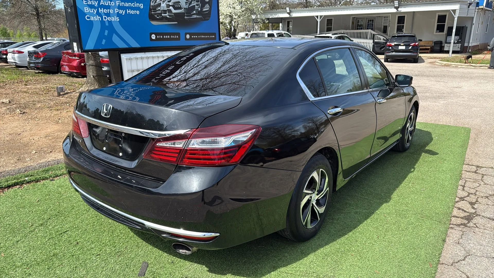 Used 2017 Honda Accord LX image 8