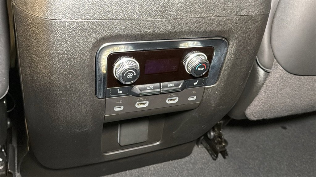 Used 2024 GMC Yukon Denali Ultimate image 20