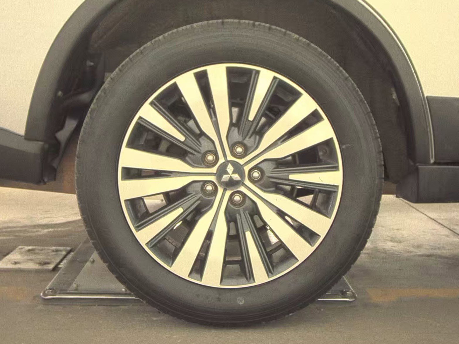 Used 2020 Mitsubishi Outlander SEL AWD/4WD image 11