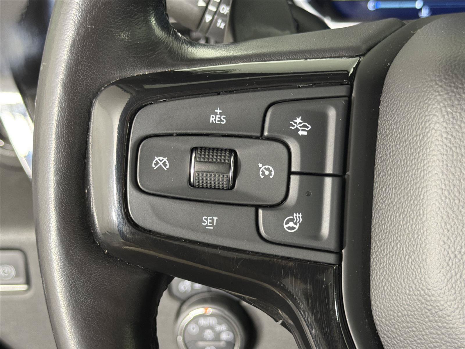 Used 2022 Chevrolet Silverado 1500 LTZ w/ LTZ Premium Package AWD/4WD image 25