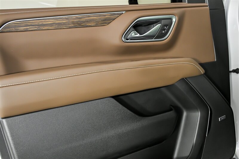 Used 2023 Chevrolet Tahoe High Country AWD/4WD image 13