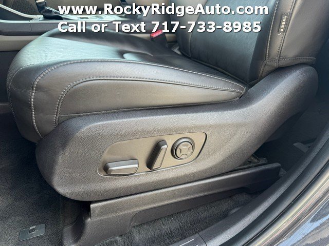 Used 2025 Kia Carnival FWD image 27