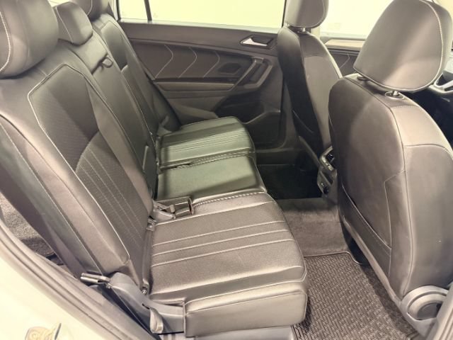 Used 2024 Volkswagen Tiguan SE AWD/4WD image 34