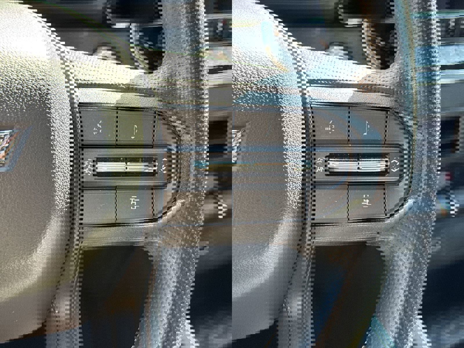 Used 2024 Chevrolet Colorado Trail Boss w/ Advanced Trailering Package image 20