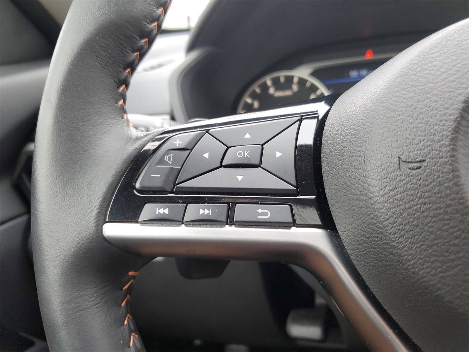 Used 2025 Nissan Altima 2.5 SR w/ SR Premium Package image 22