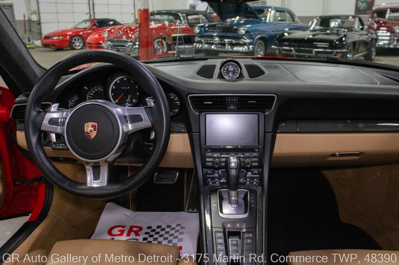 Used 2014 Porsche 911 Turbo S image 16