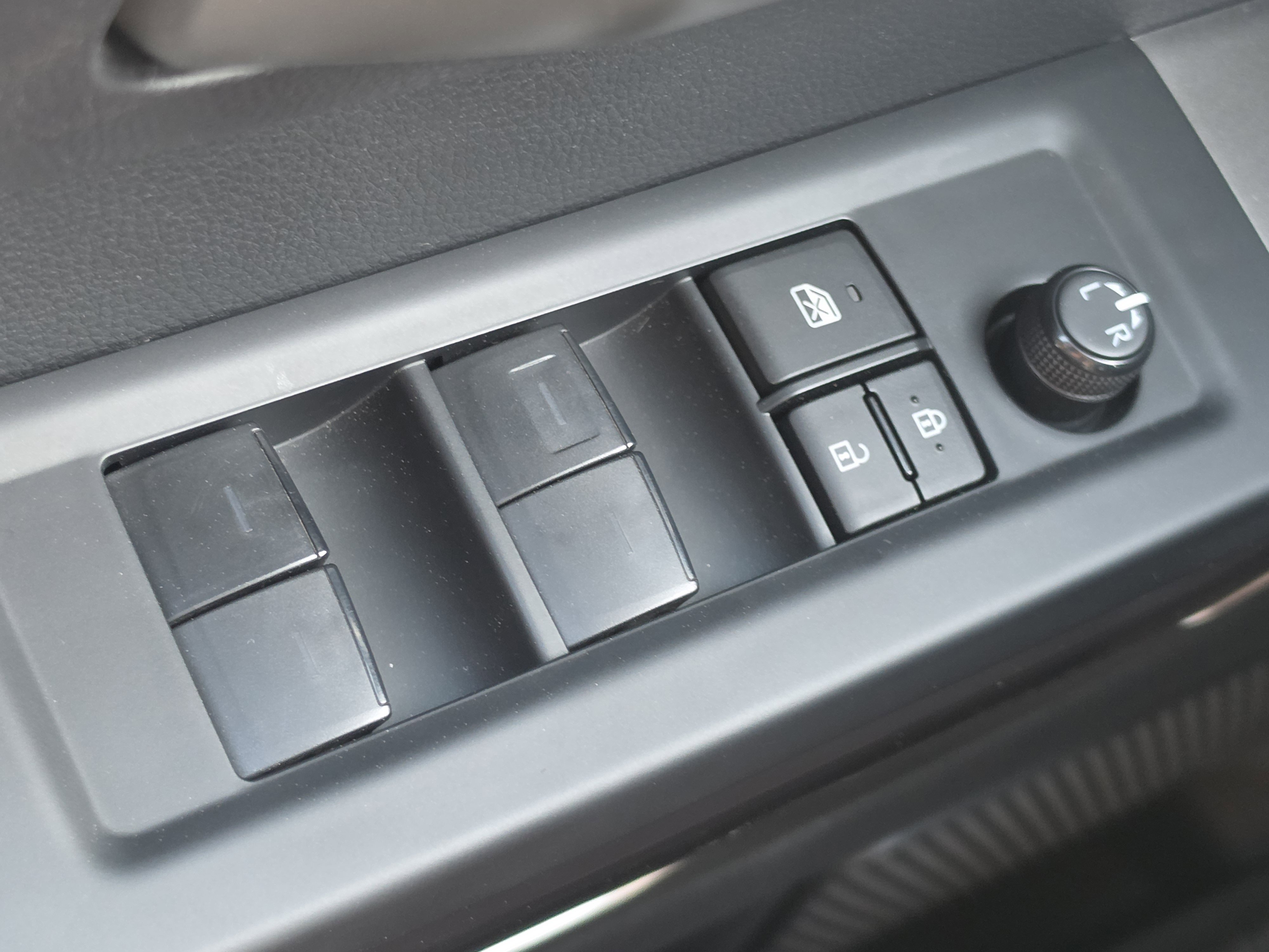 Used 2023 Toyota Tundra SR5 w/ SR5 Convenience Package AWD/4WD image 12