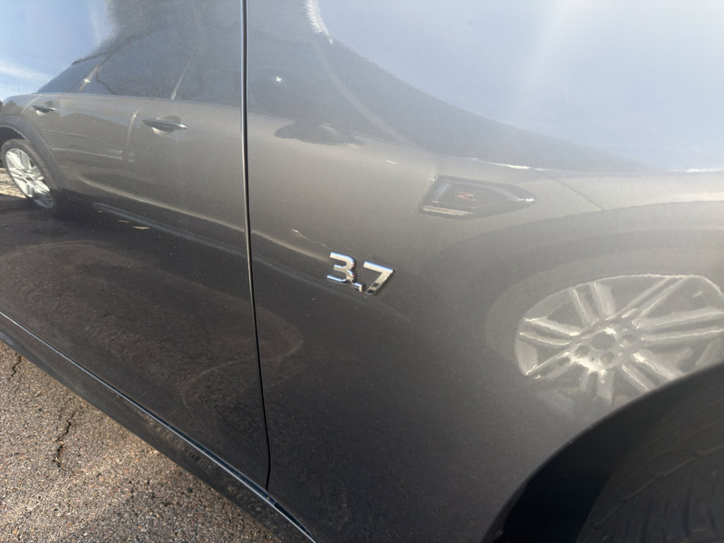 Used 2017 INFINITI Q70 3.7 w/ Technology Package image 6