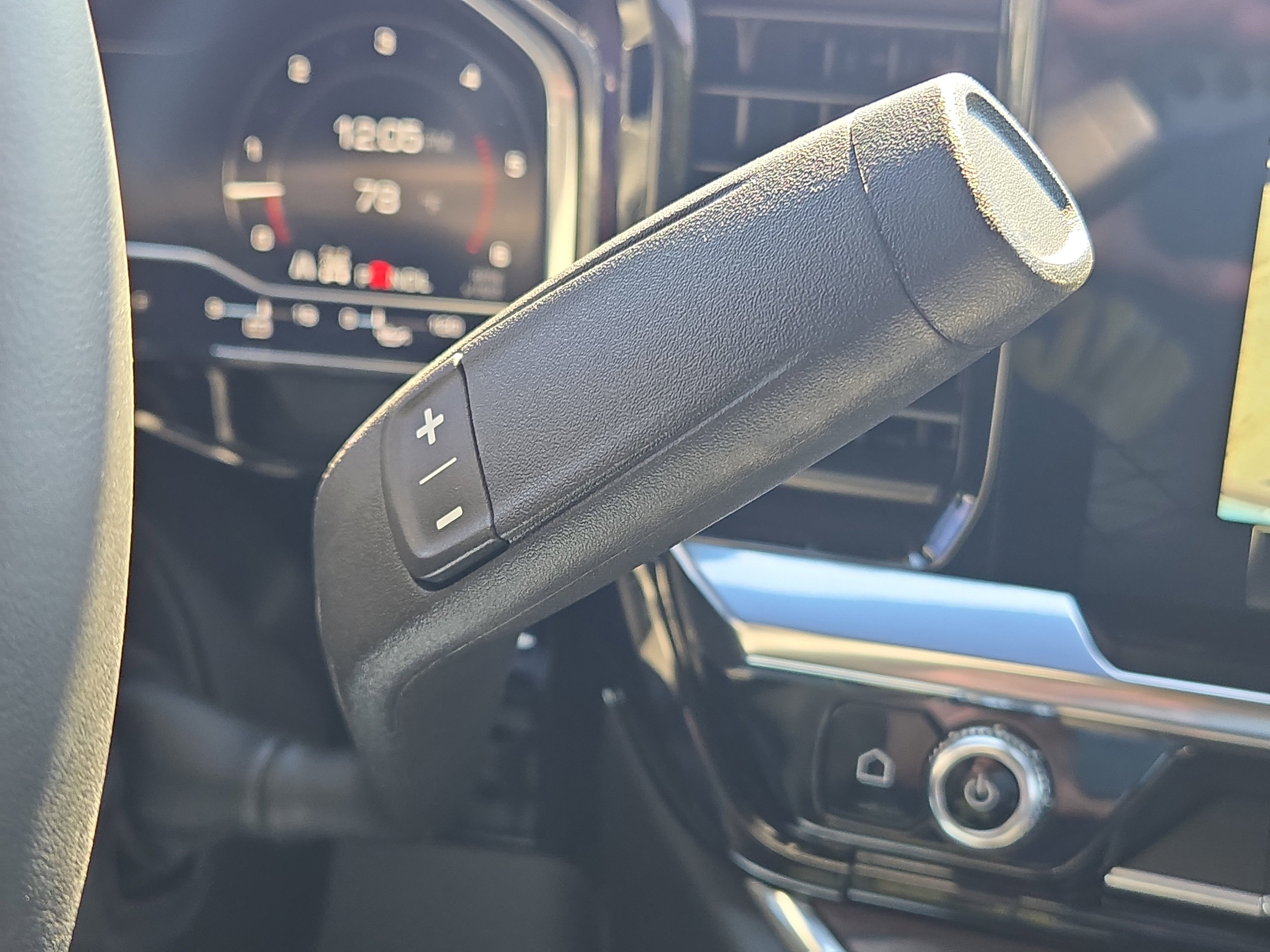 Used 2025 GMC Sierra 2500 SLT w/ SLT Convenience Package AWD/4WD image 31