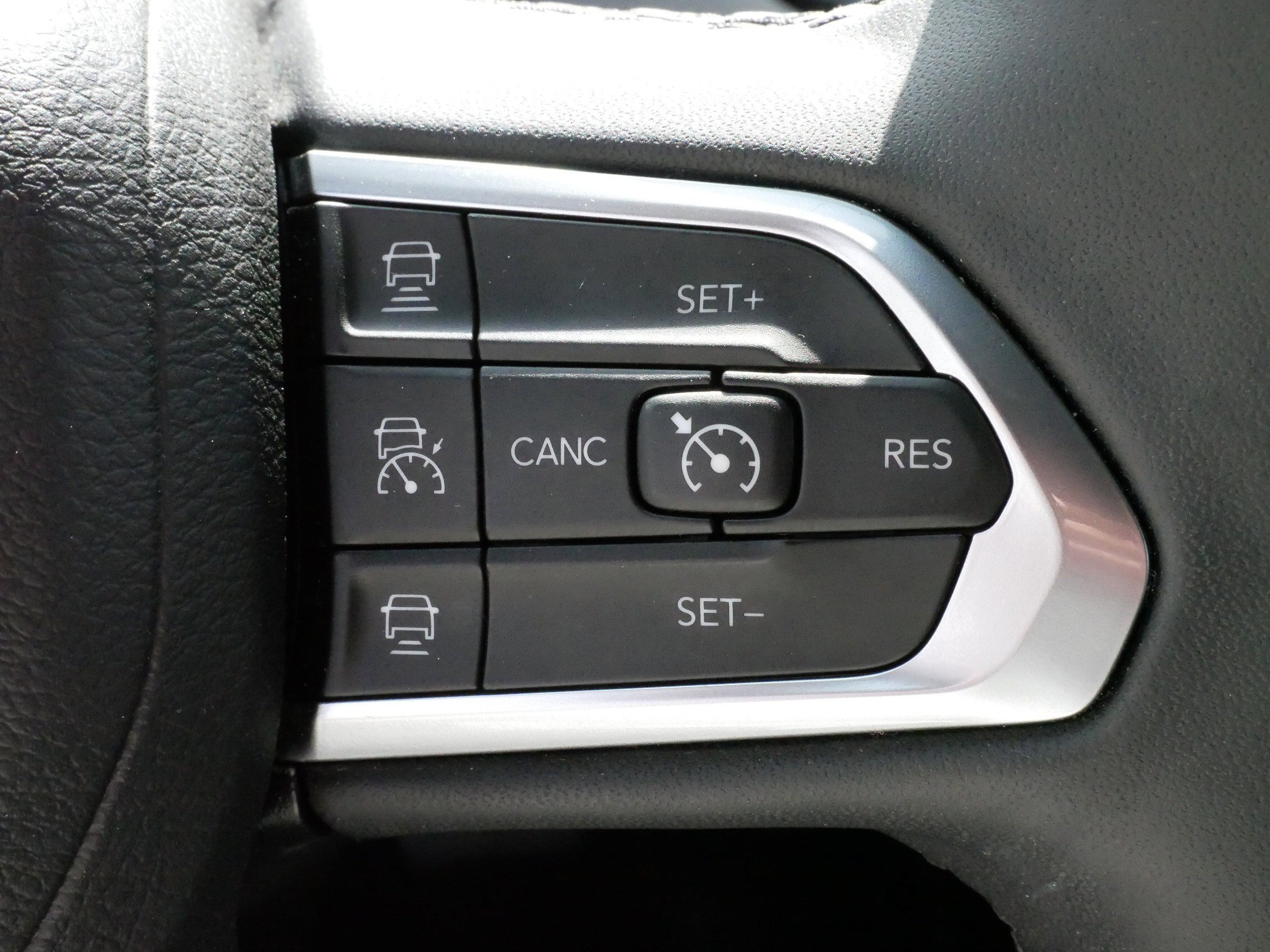 Used 2024 Jeep Compass Limited image 25