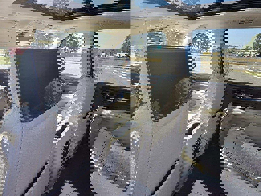 Used 2021 GMC Yukon Denali image 7