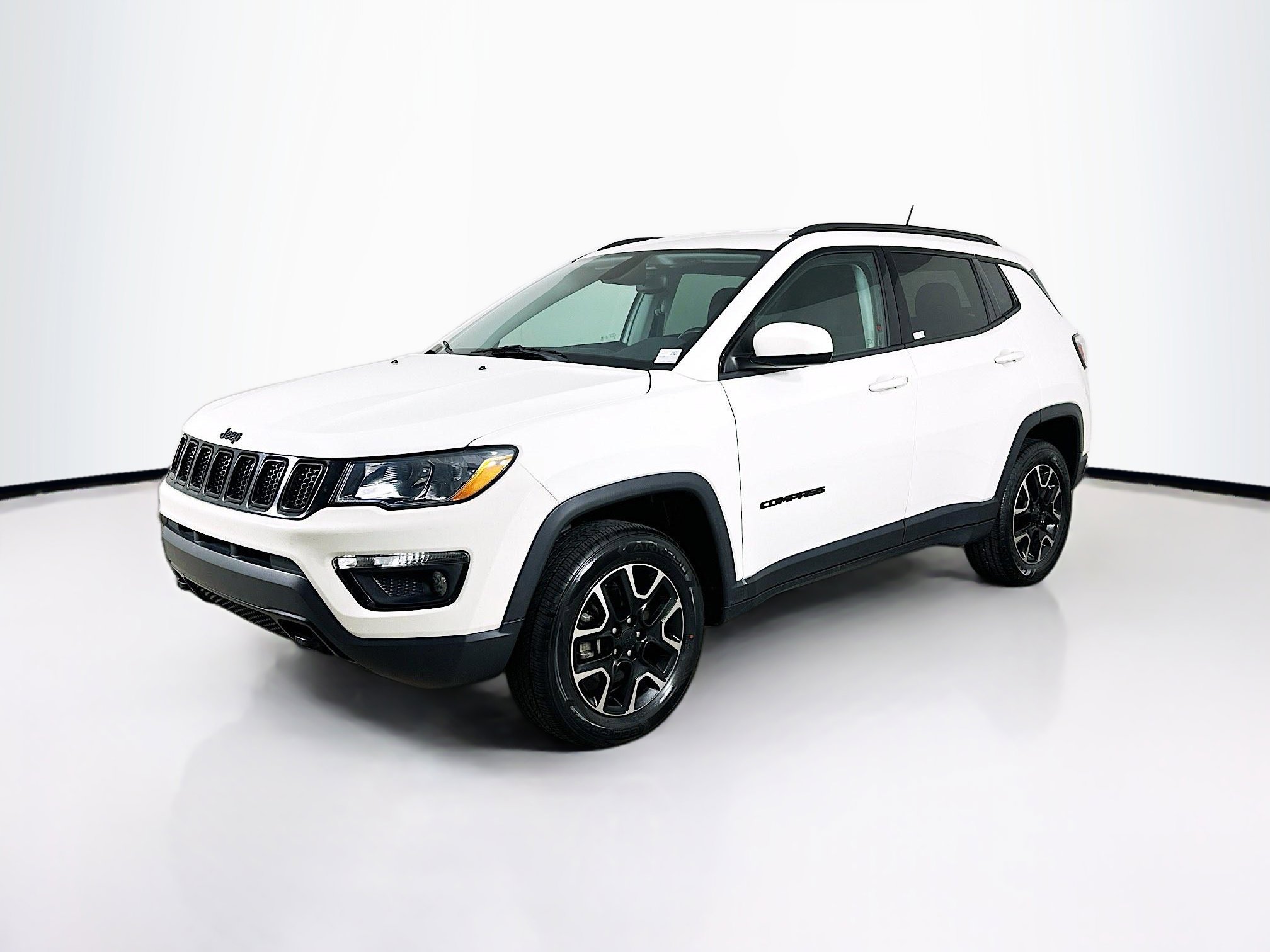 Used 2020 Jeep Compass Sport image 3
