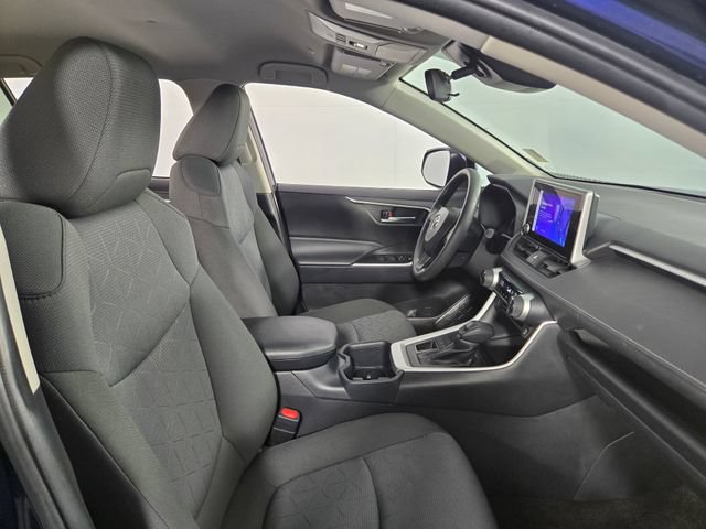 Used 2025 Toyota RAV4 XLE AWD/4WD image 12