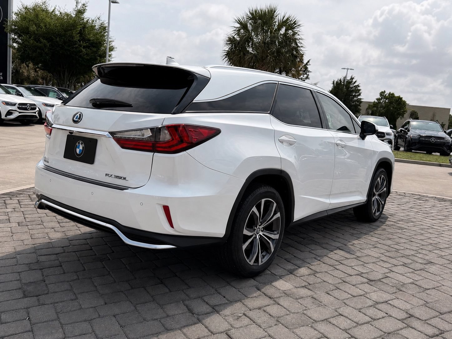 Used 2021 Lexus RX 350L FWD w/ Premium Package image 9