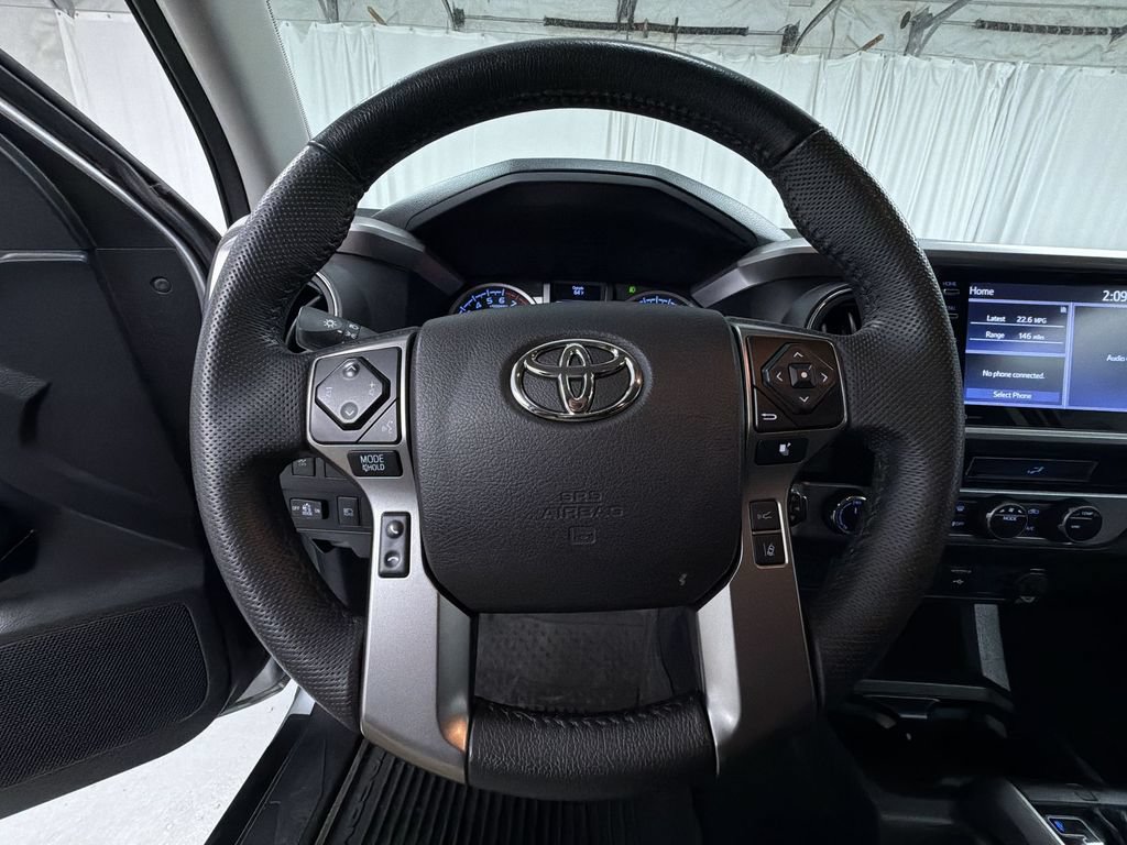 Certified 2022 Toyota Tacoma SR5 AWD/4WD image 26