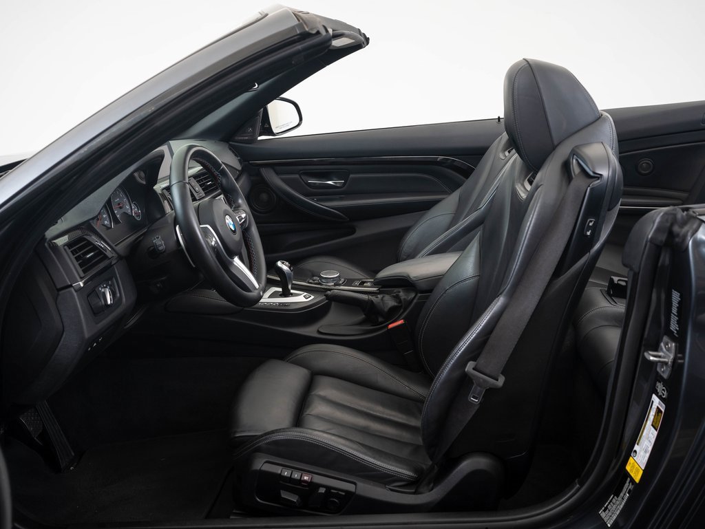 Used 2015 BMW M4 Convertible image 22