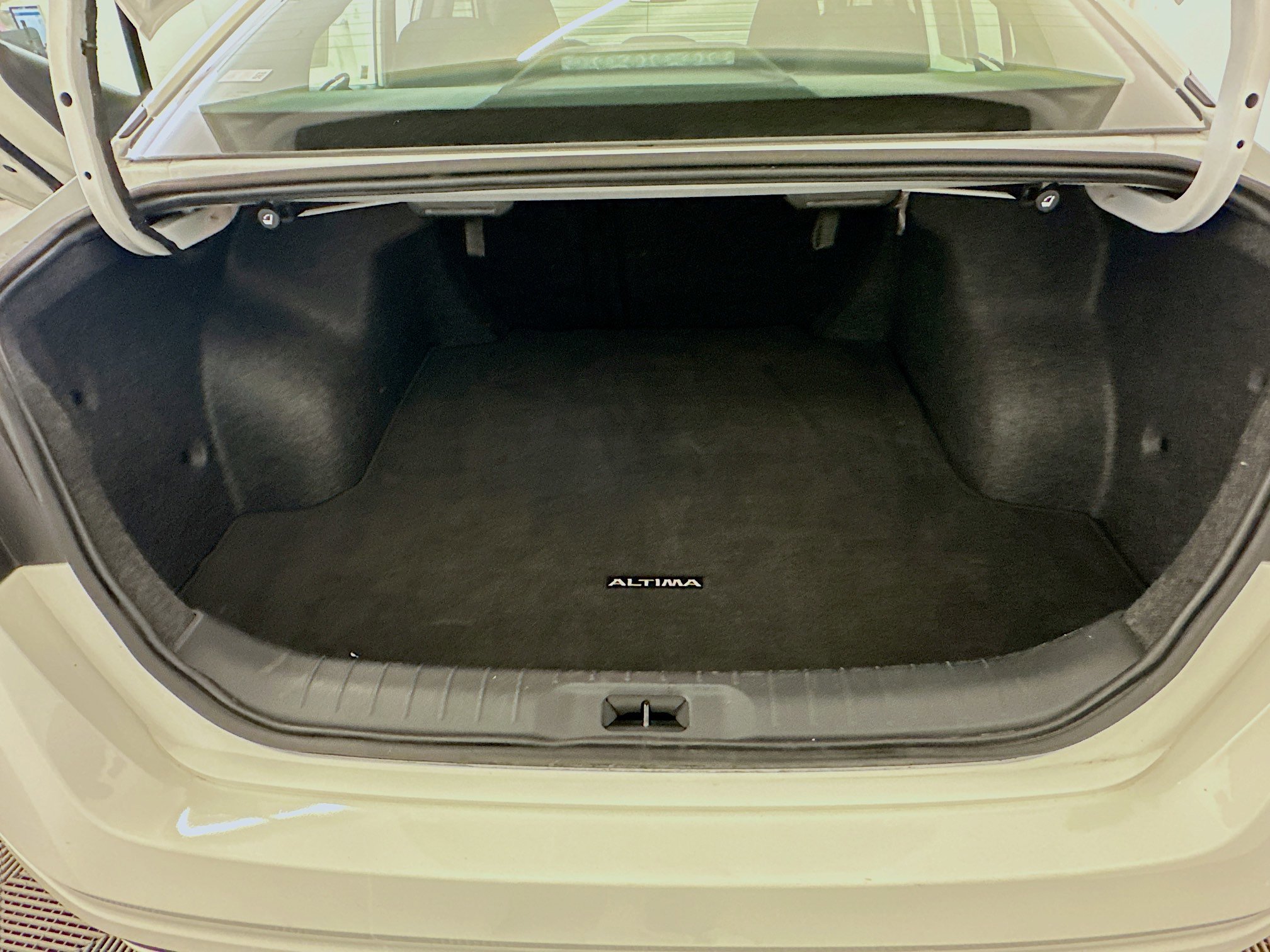 Used 2025 Nissan Altima 2.5 SV image 28